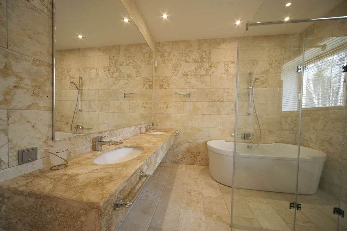 
Characteristics of travertine stone