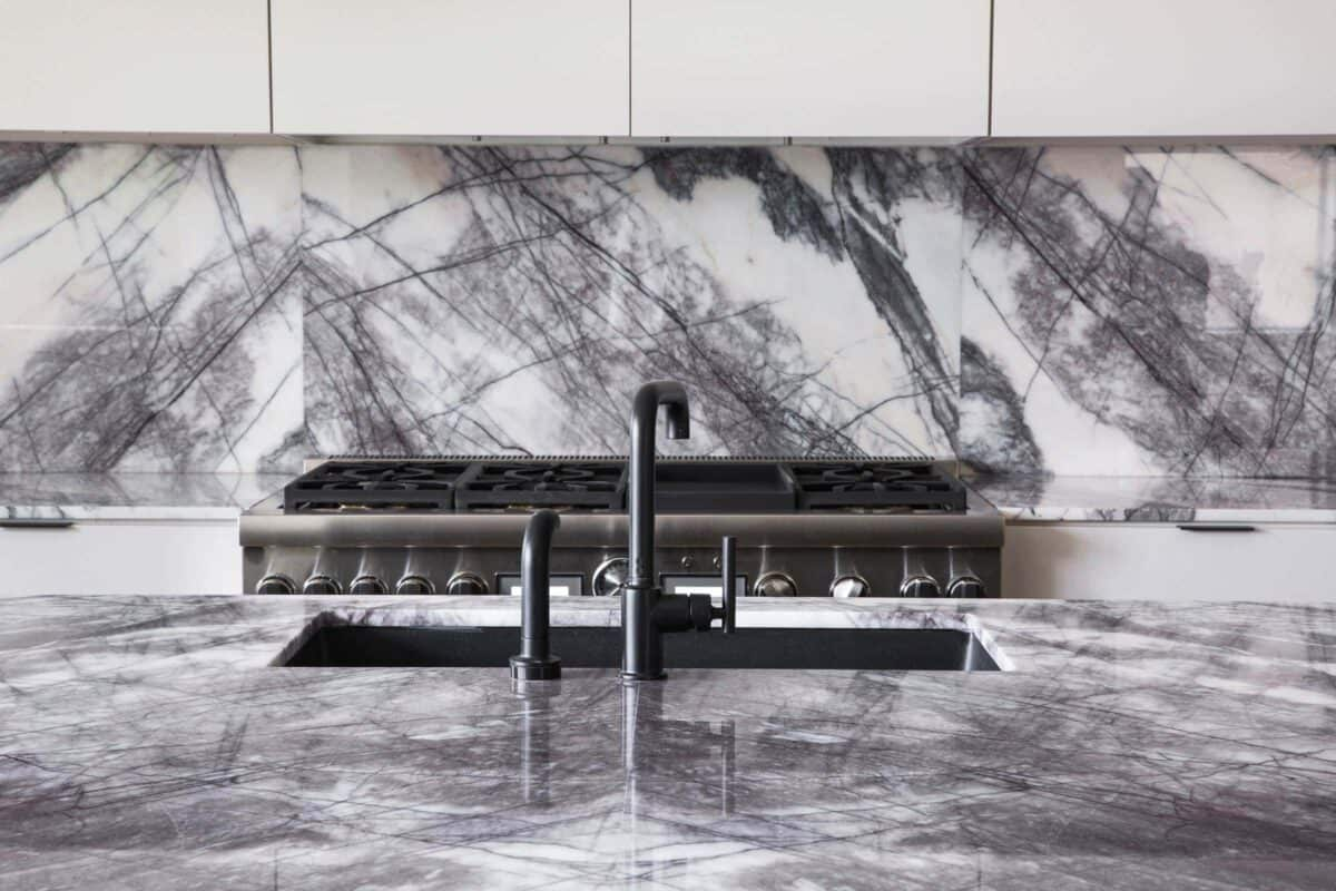  Toronto Marble in Kolkata (Metamorphosed) White Color Dark Pattern Wear Resistance 