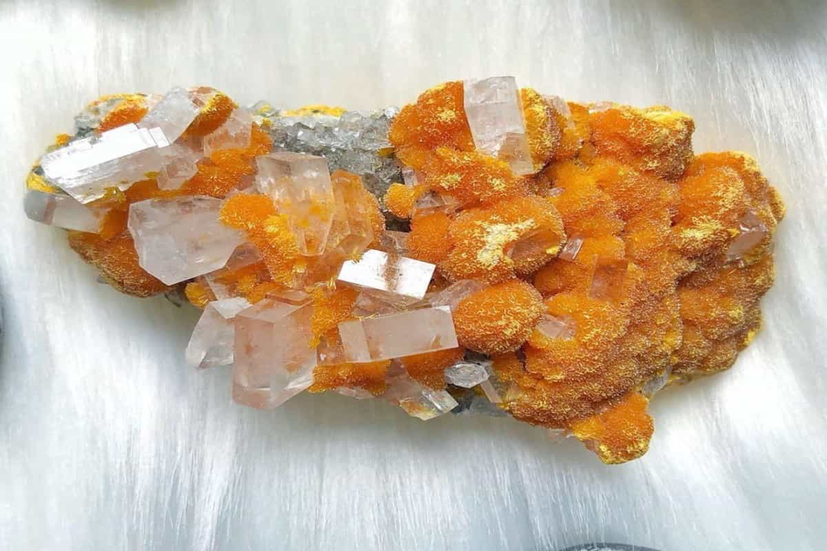  Orange Barite (Barium Sulfate) Crystalline Form Relatively Soft 