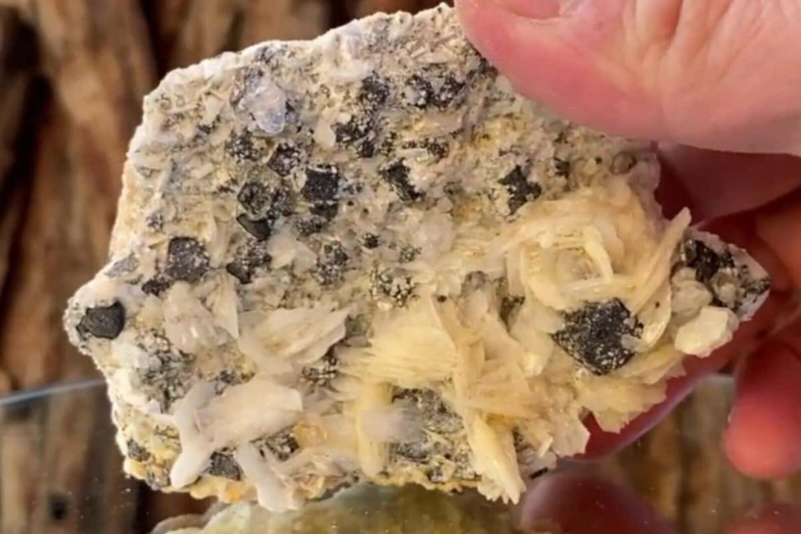 Rough Barite; High Density Transparent 3 Color Gray White Blue